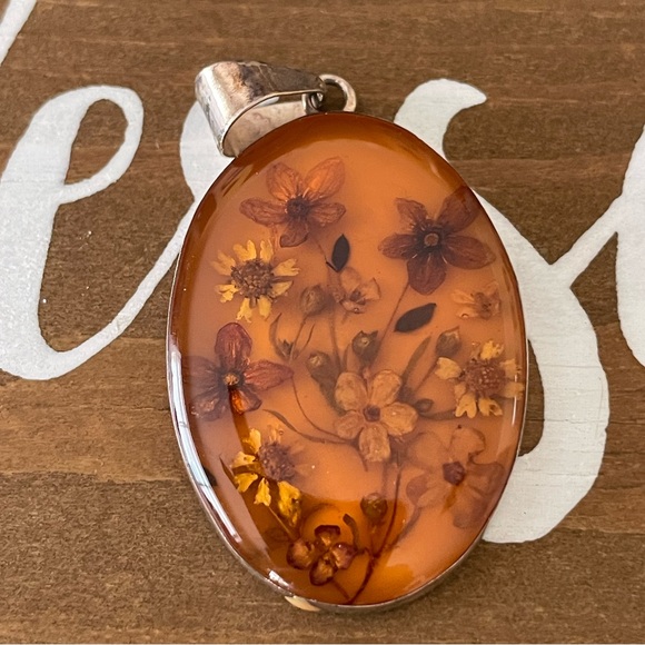 Vintage Mexican Sterling Silver Dried Flowers Amber Resin Pendant - Picture 3 of 11
